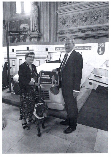 Chris Chope supporting Guide Dogs